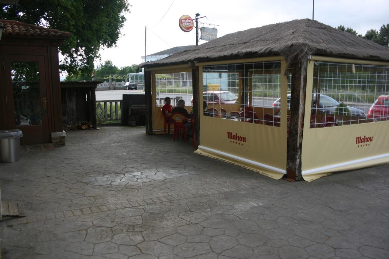 A Taberna De Vento Hotel Lalín Kültér fotó