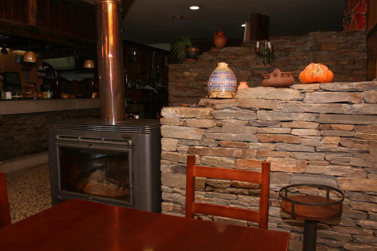 A Taberna De Vento Hotel Lalín Kültér fotó
