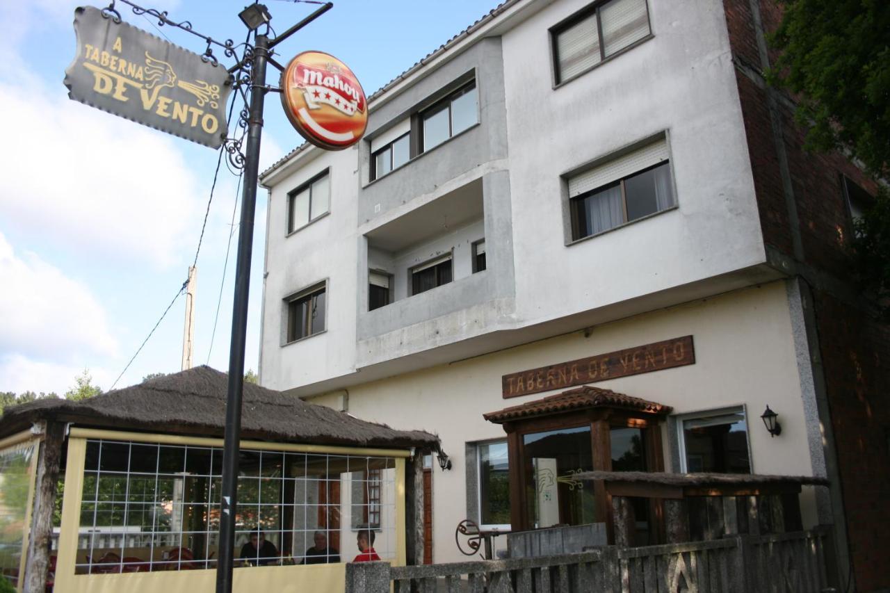 A Taberna De Vento Hotel Lalín Kültér fotó